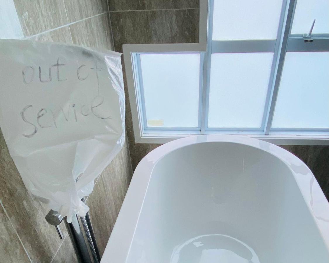 Queenroomsharedbathroom2Aldult-204 (Adults Only) Окленд Экстерьер фото
